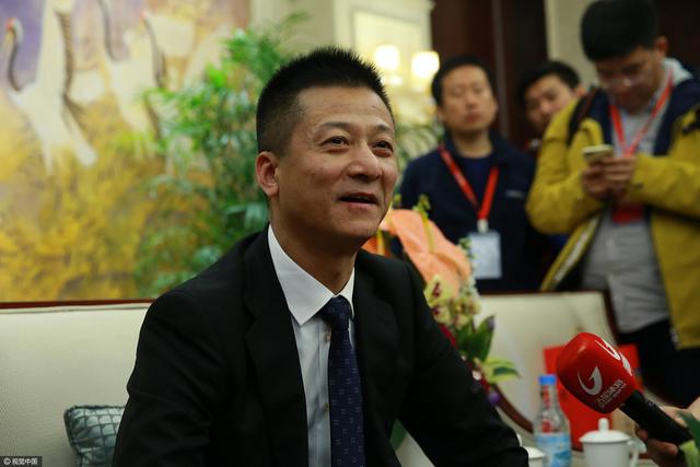 美女张开大腿给男生捅