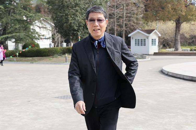 两个小婕子跟我做受