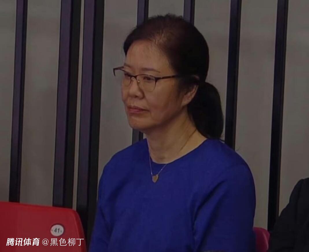 黄色污片