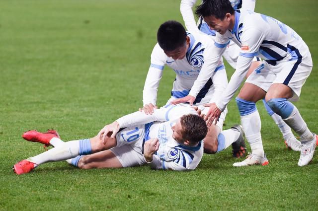 青青草偷拍视频