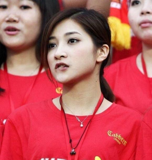 一个好妈妈9中字讲话的背景资料